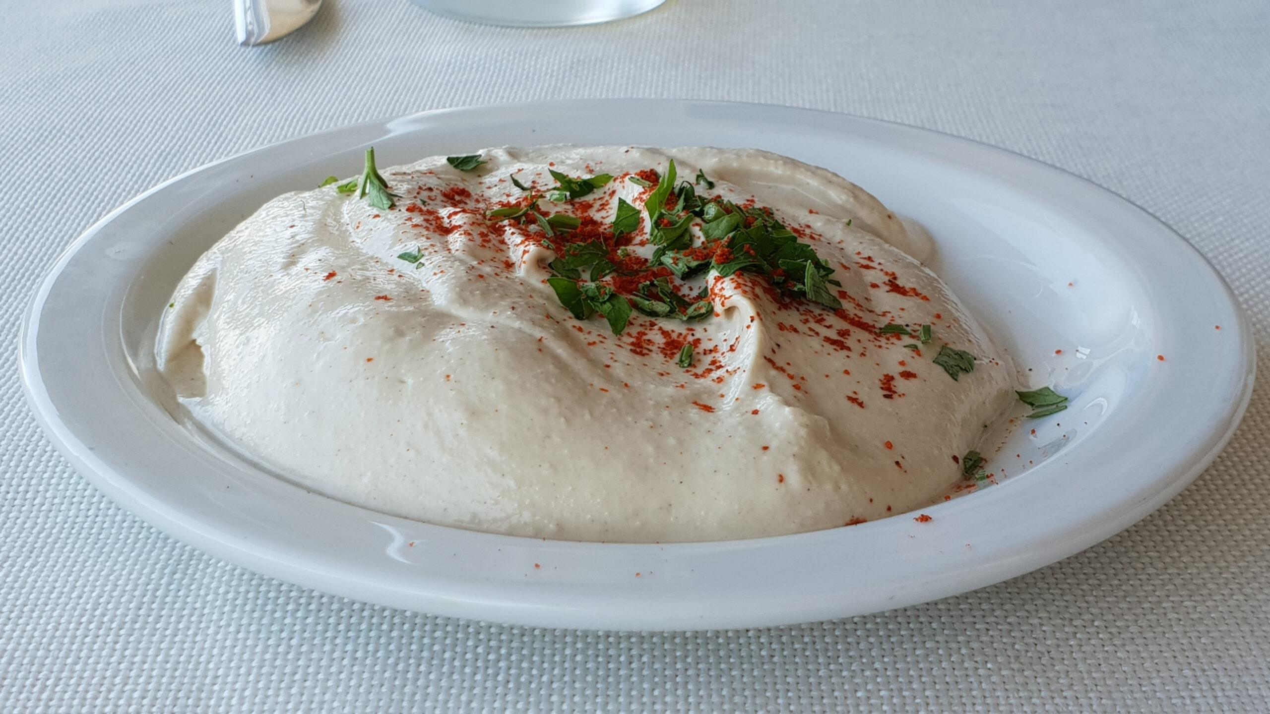צלחת טחינה. קרדיט: שאטרסטוק