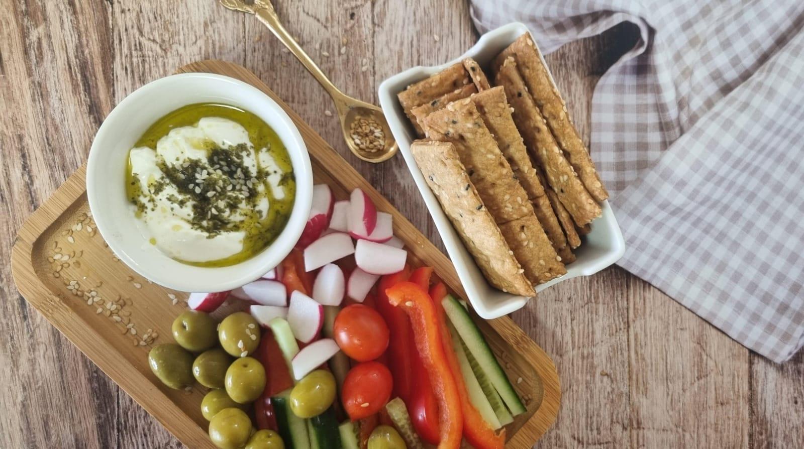 קרקרים מקמח כוסמין | צילום: נועם זיגדון