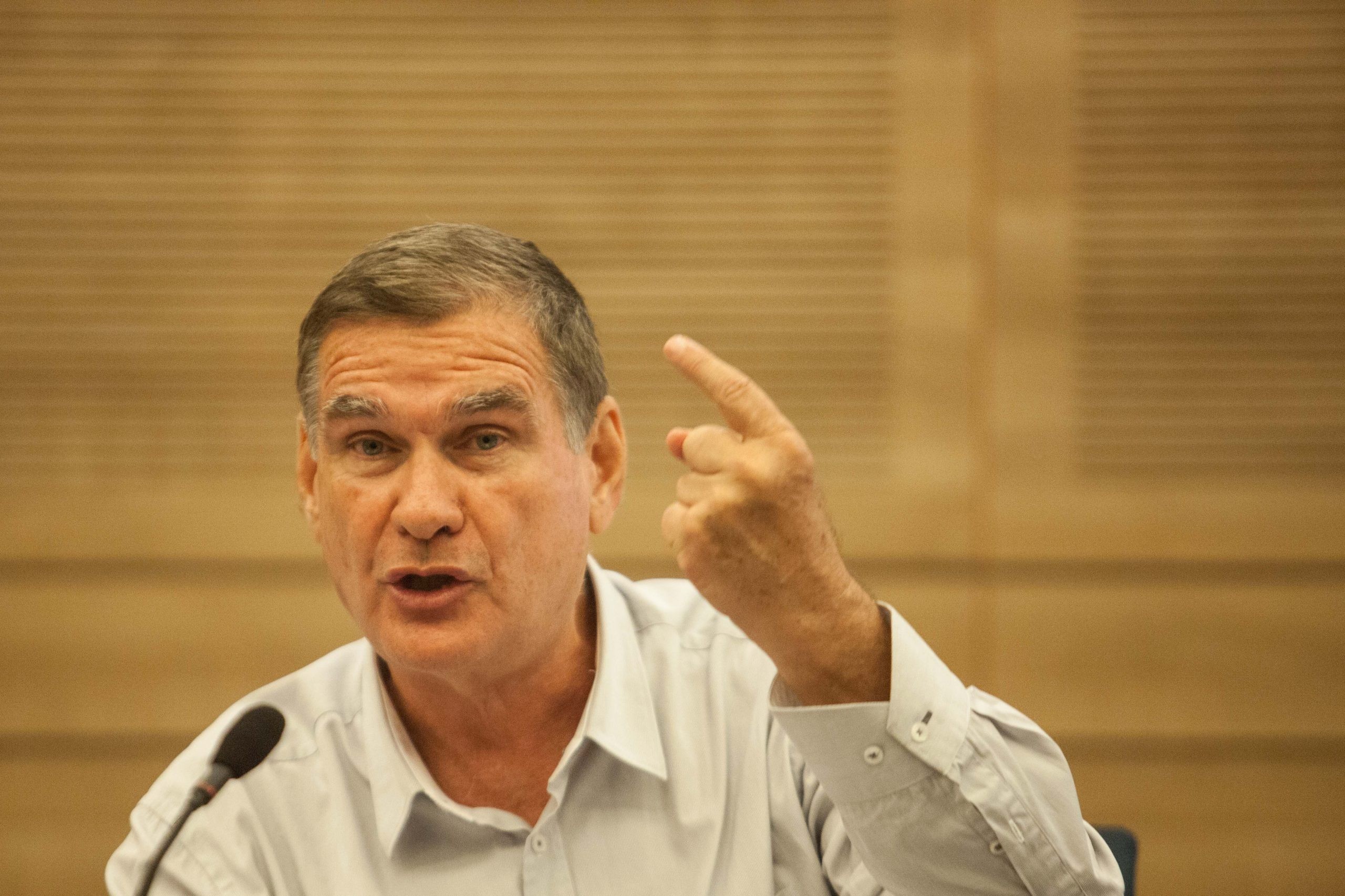 חיים רמון: "אין תקדים בעולם שפוליטיקאי עמד לדין בגלל סיקור אוהד"