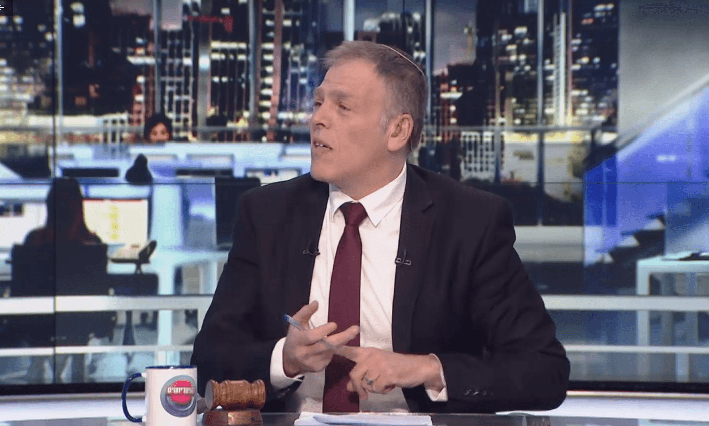 מה חושב אראל סג"ל על אלה שיורדים מהארץ?