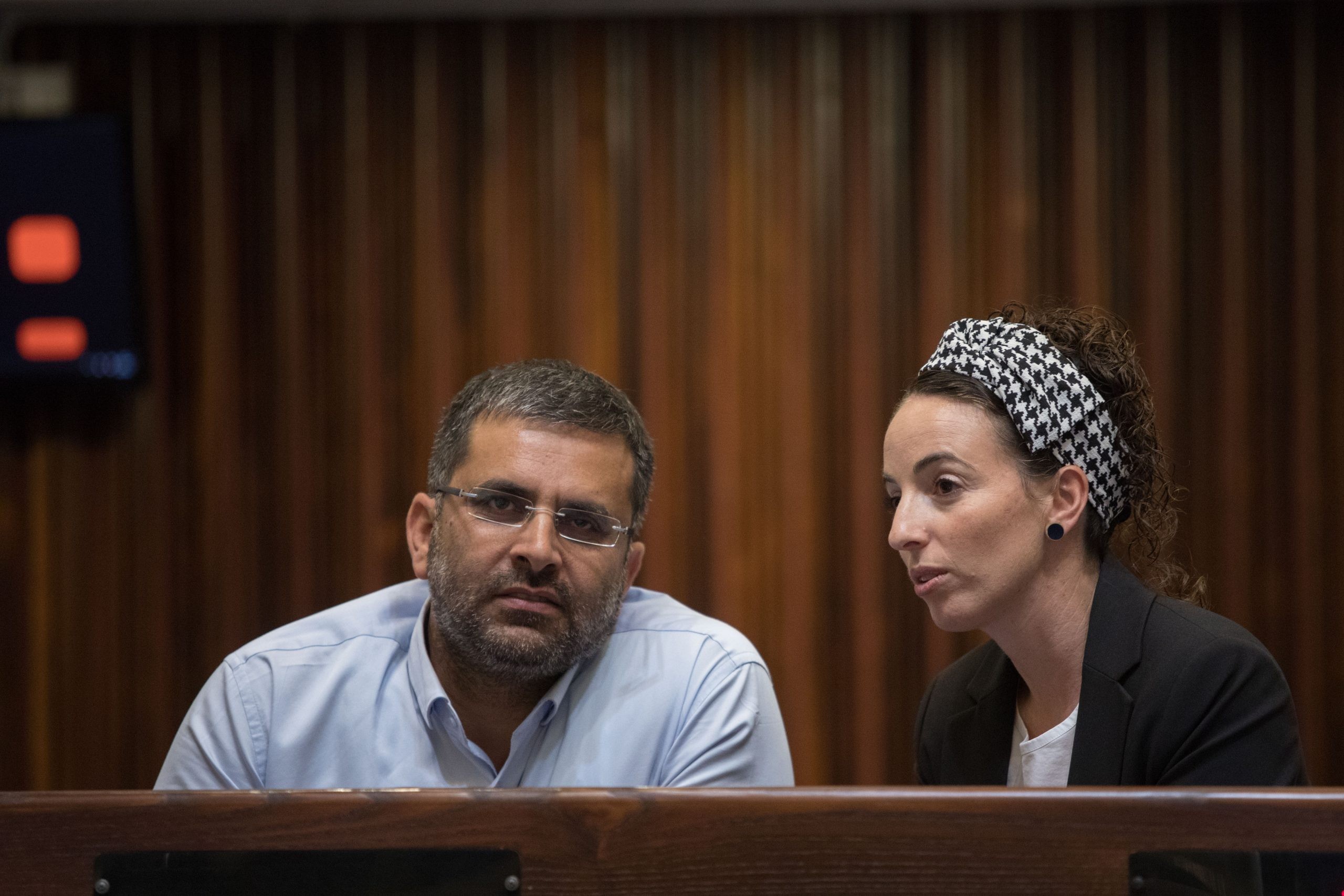 תקועים מול הביורוקרטיה? פנו לווטסאפ של ח"כ סילמן