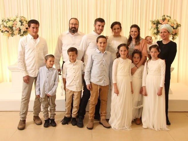 השיר המרגש שכתבה אלמנתו של הרב אחיעד אטינגר לחתונת בתה