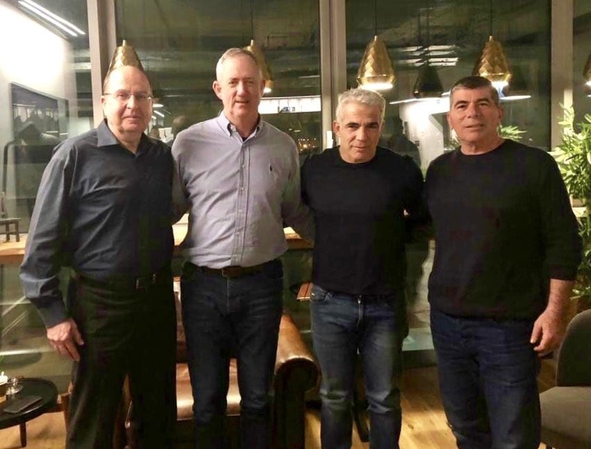 האם אשכנזי שינה את דעתו לגבי גנץ? לפיד, גנץ, יעלון ואשכנזי בהודעת האיחוד ביניהם