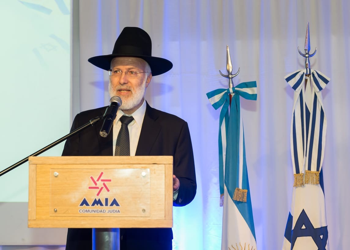 "שברו לו 9 צלעות": הרב הראשי של ארגנטינה הותקף, רעייתו נקשרה