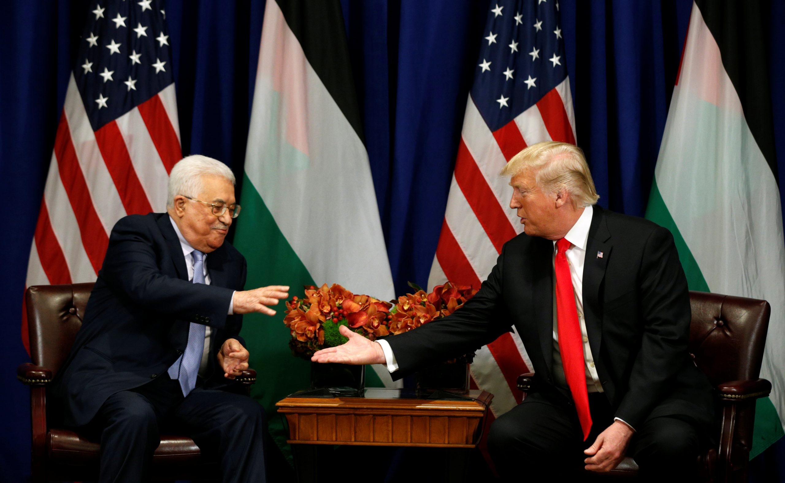 טראמפ חשף מכתב שקיבל מאבו מאזן: "מצפה להשיג שלום במזה"ת"
