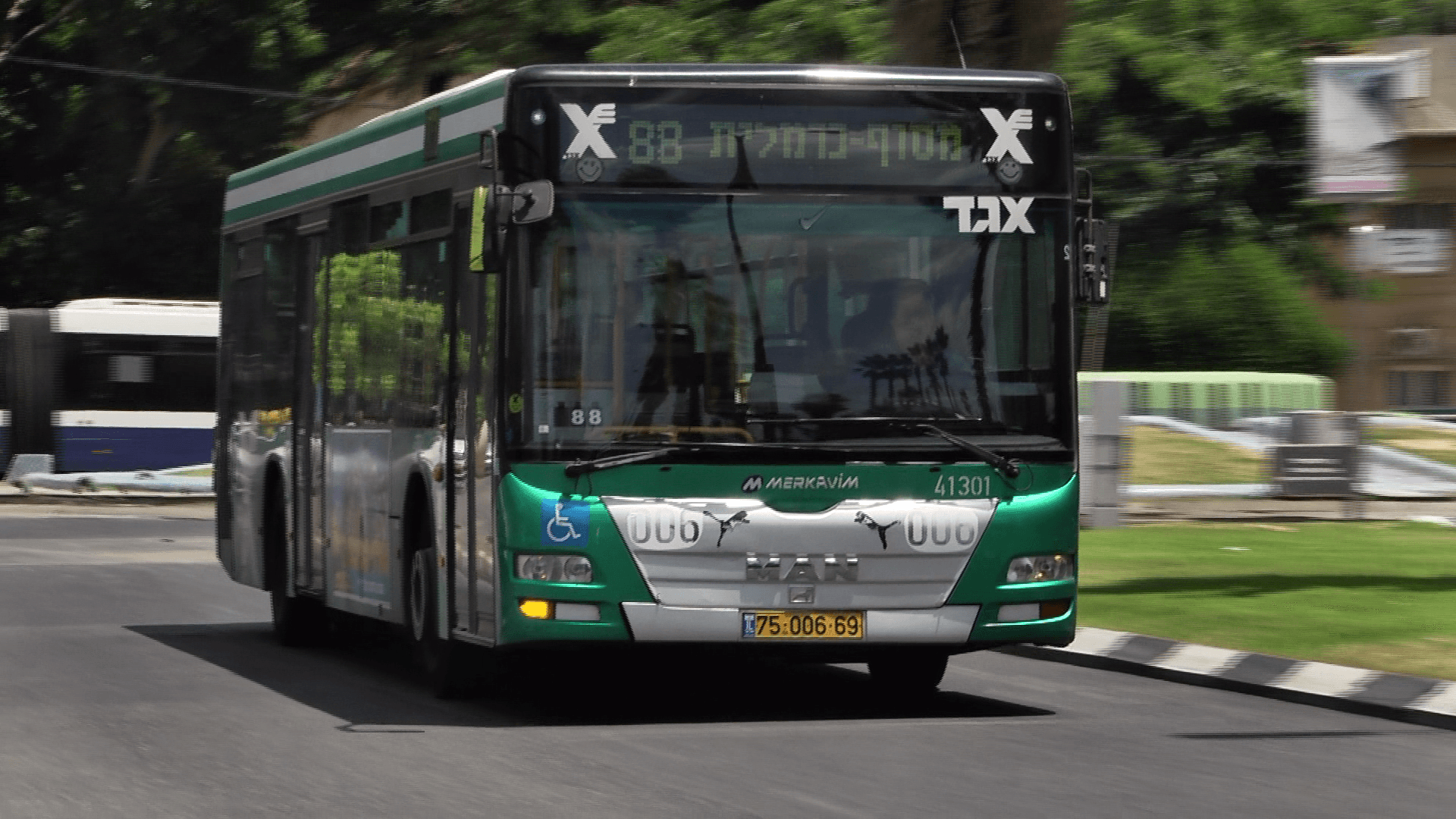 חייל נלכד בתא מטען של אוטובוס שהיה בתנועה