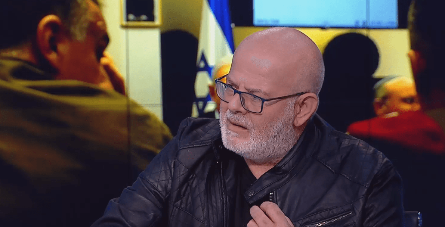 "נתניהו מתנהג לחמאס בכפפות של משי"
