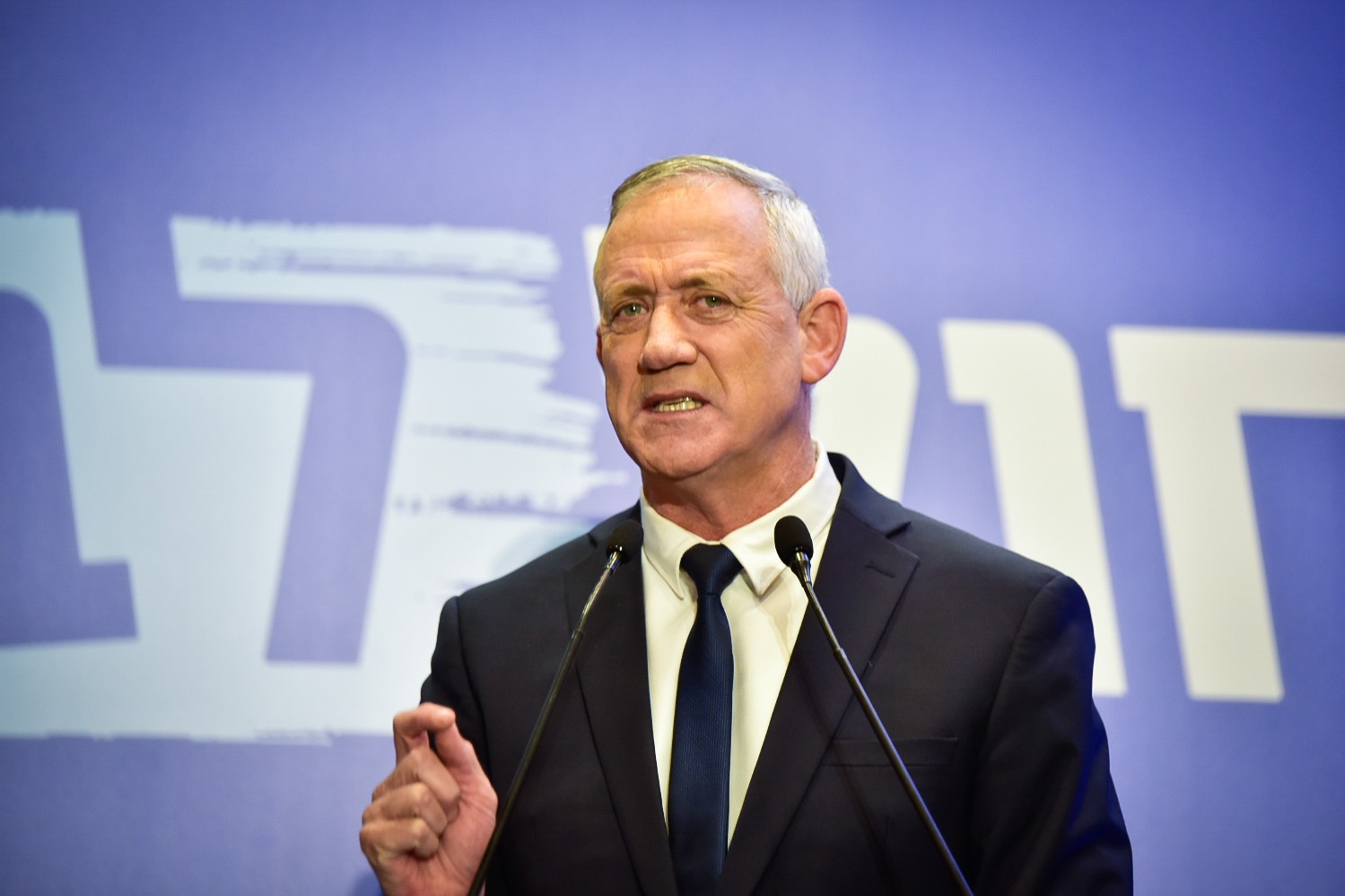 גנץ בהתבטאות על חוק החסינות: "תרגיל של ביבי"