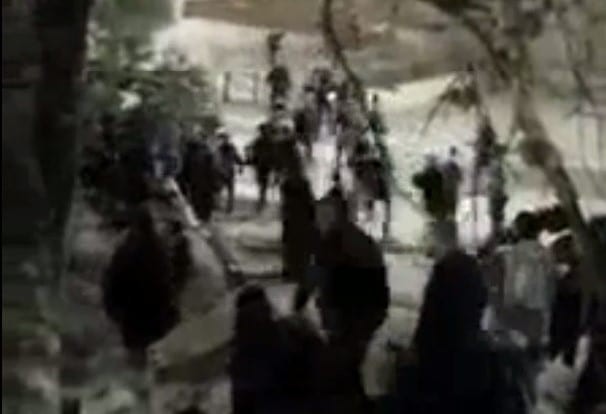 דיווחים ערביים: עימותים קשים בהר הבית, עצורים ופצועים במקום