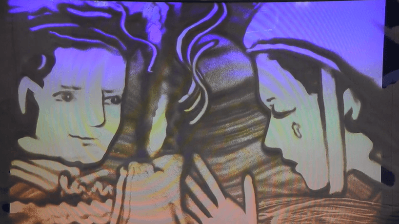 צפו: מציירת בחול לזכר הנופלים