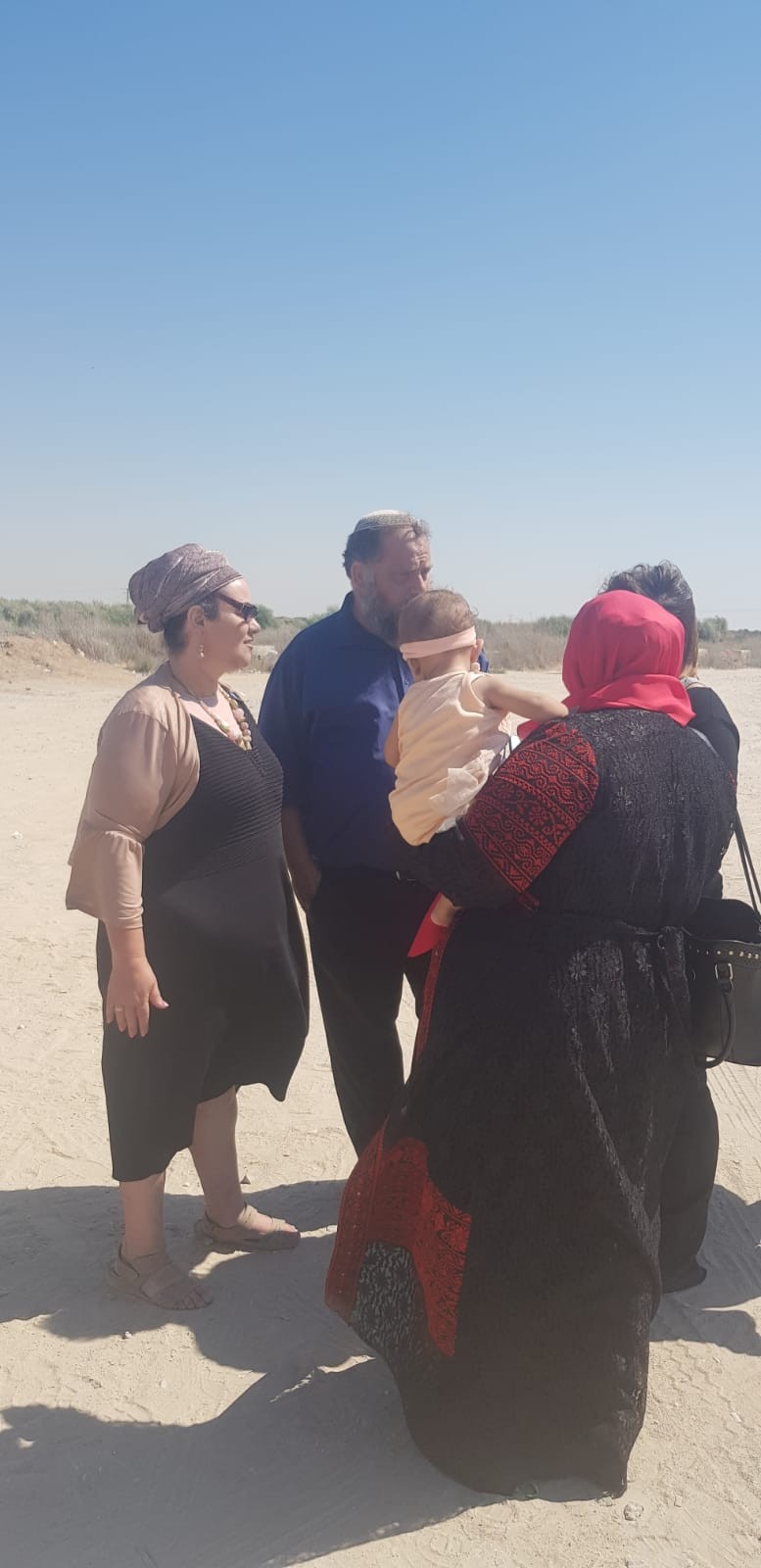 בזמן שבבג"צ דנו אם לפסול אותו - גופשטיין חילץ מעזה צעירה יהודיה ואת בתה התינוקת