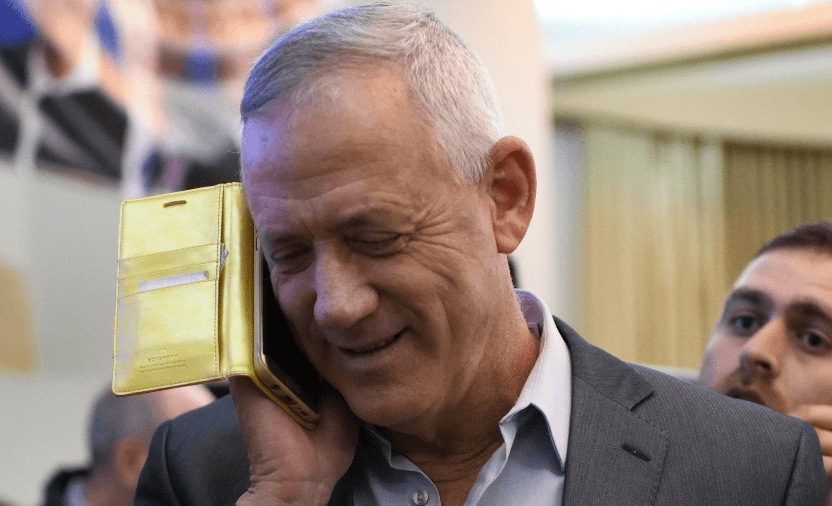 גנץ: נתניהו יפיץ פייק ניוז על קורונה במעוזי 'כחול לבן'