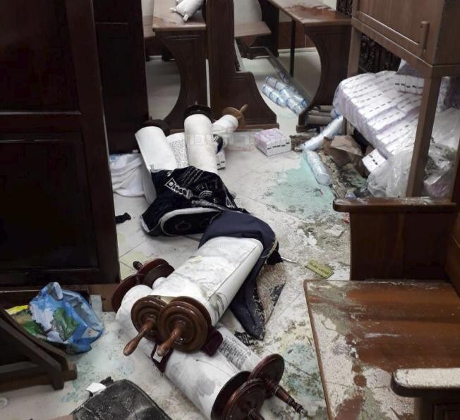 יו"ר הכנסת על השחתת בית הכנסת בי-ם: "קורא למשטרה למצוא במהרה את הפושעים ולהביא אותם לדין"
