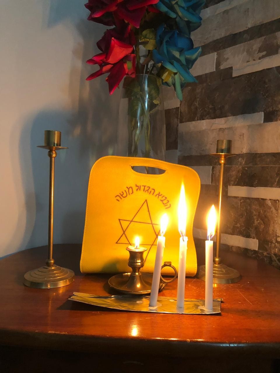 מפתיע: חנוכייה במדינת אויב