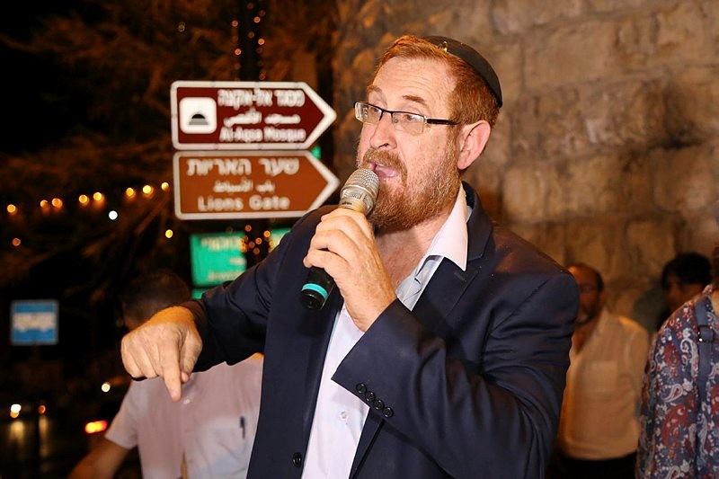 הגיע לנחם את משפחת אל-חלאק במזרח י-ם והותקף ע"י המקומיים