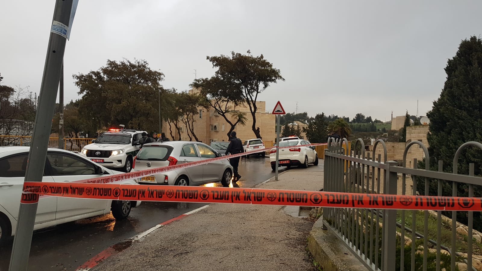 נערה נפצעה בפיגוע דקירה בארמון הנציב בירושלים