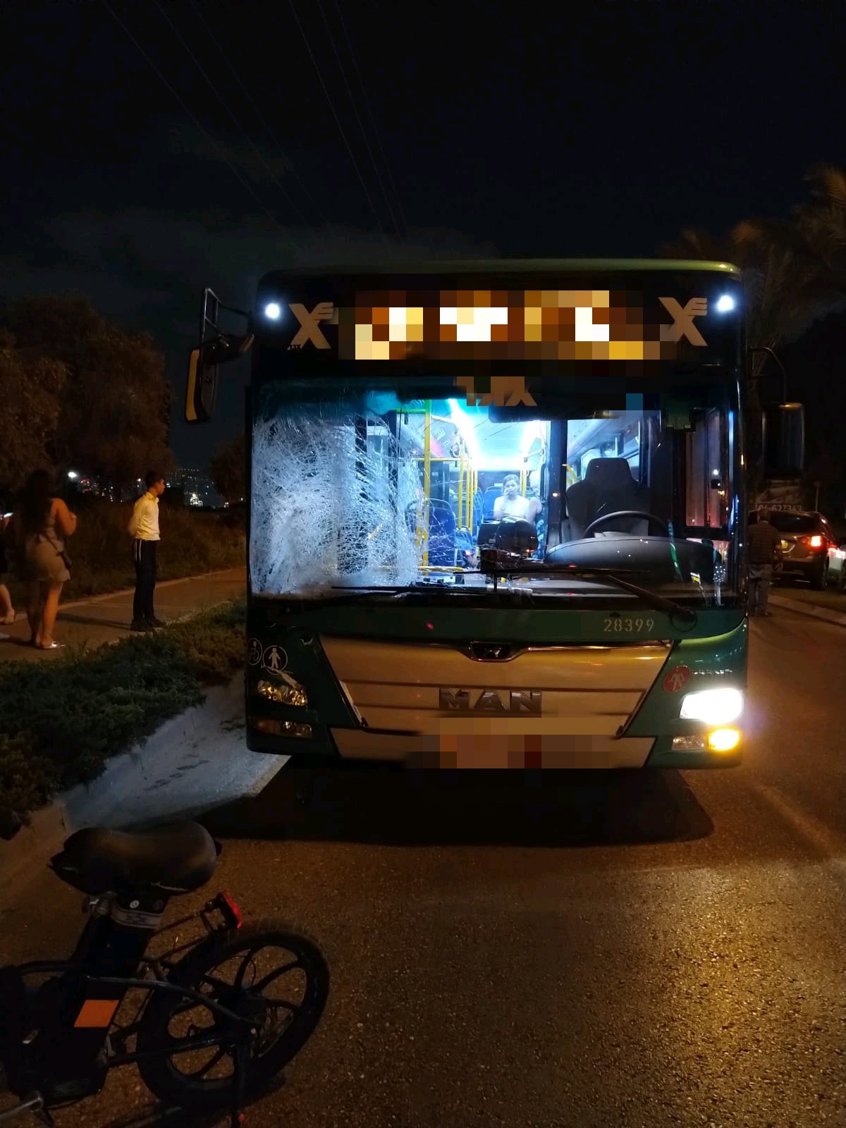תאונה קלטנית בקרית אתא: הולך רגל נהרג מפגיעת אוטובוס