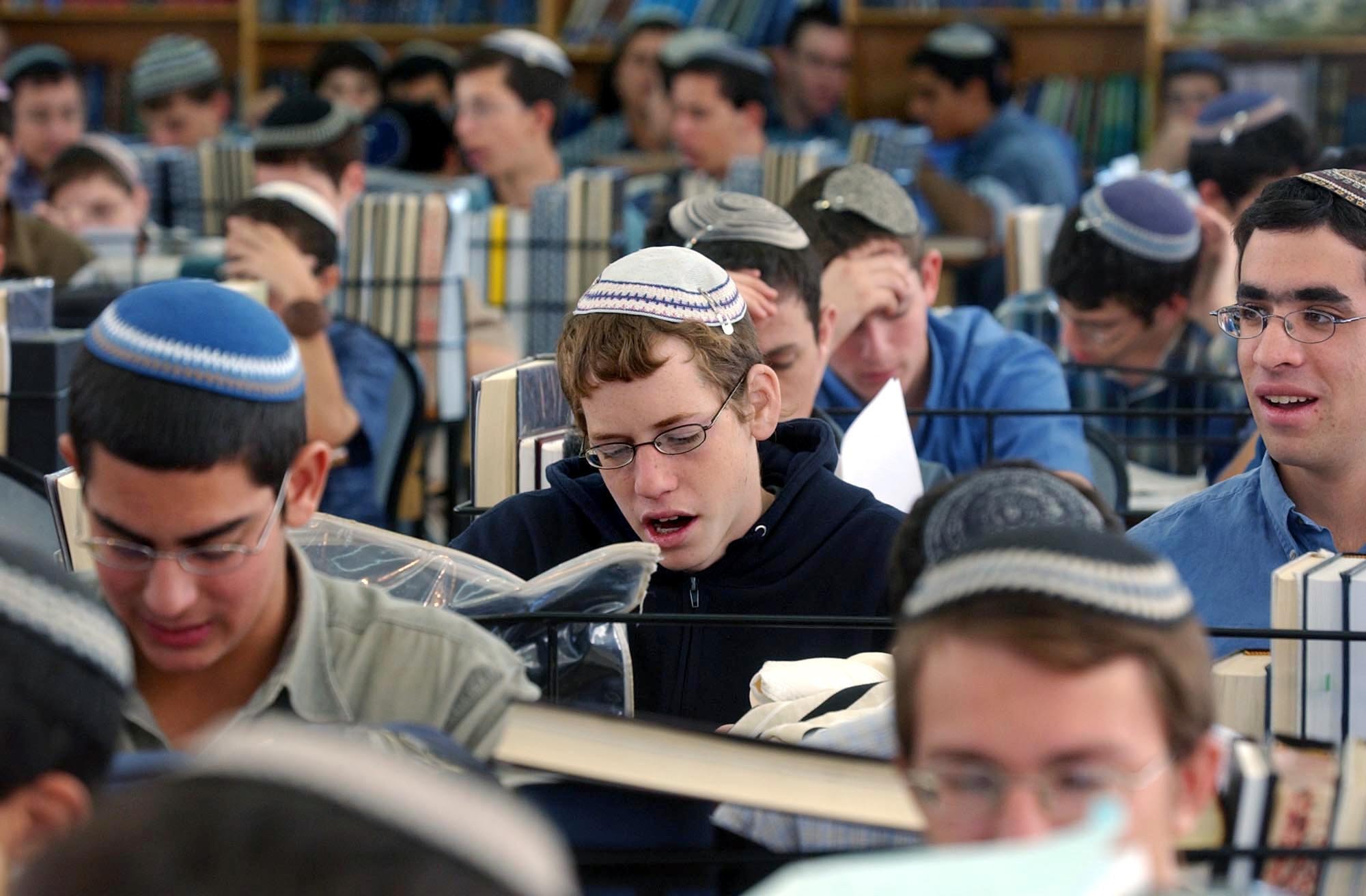 דף יומי מותאם לנוער? אלפי בני נוער בפרויקט הסוגיה היומית