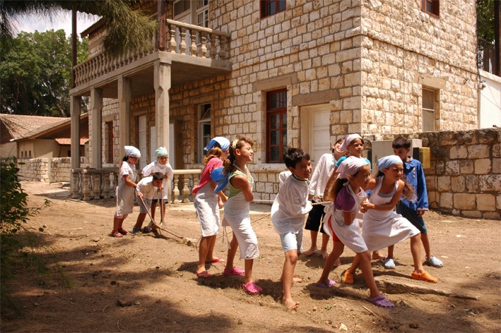 ילדים חורשים. צילום: באדיבות עין שמר