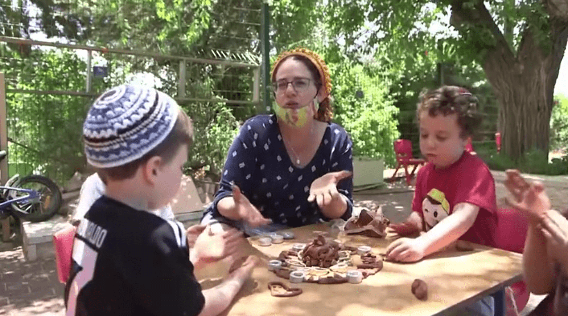 הפטריוטים מנסים לעשות סדר במה שקורה במערכת החינוך