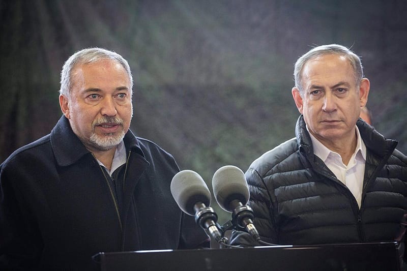 ליברמן: ישראל העבירה נשק לחמולות בעזה; בלשכת רה"מ לא הכחישו