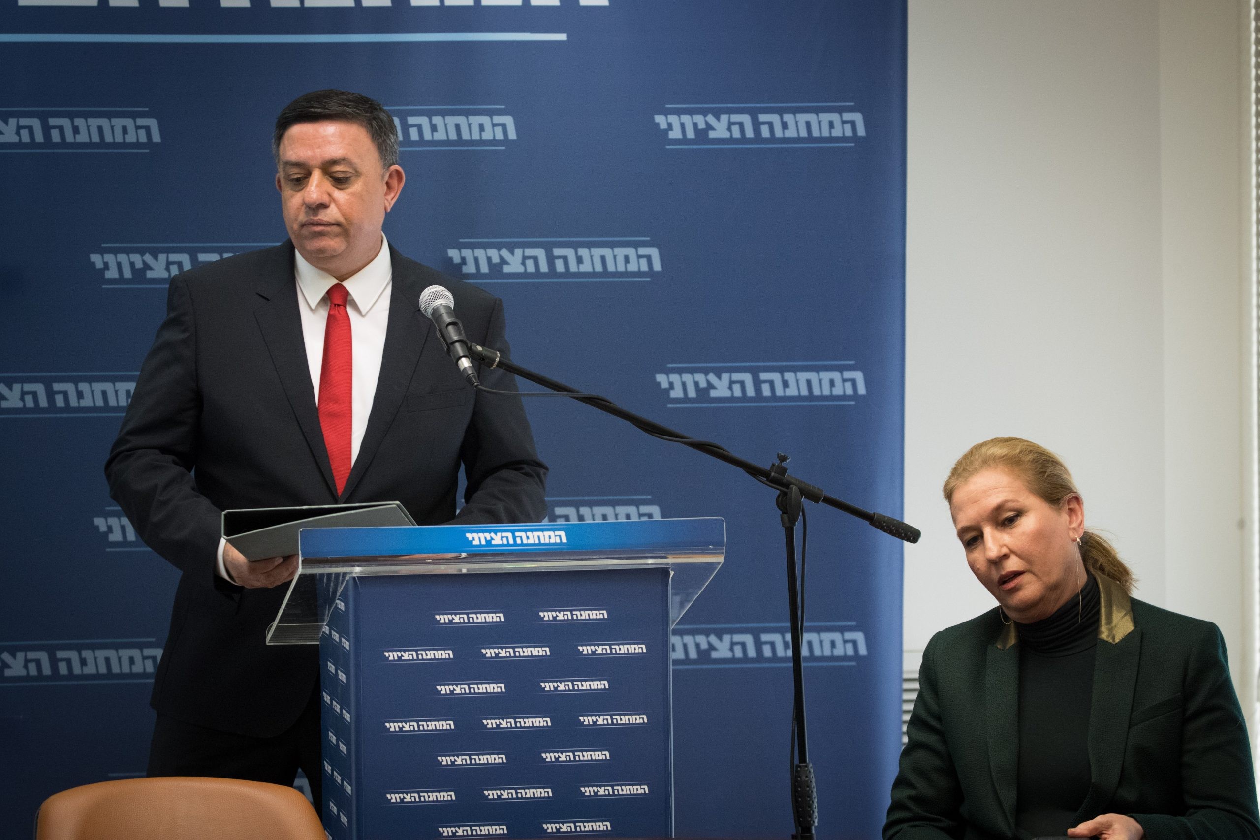 גבאי מסלק את לבני מהשותפות בשידור חי. צילום: יונתן זינדל, פלאש 90