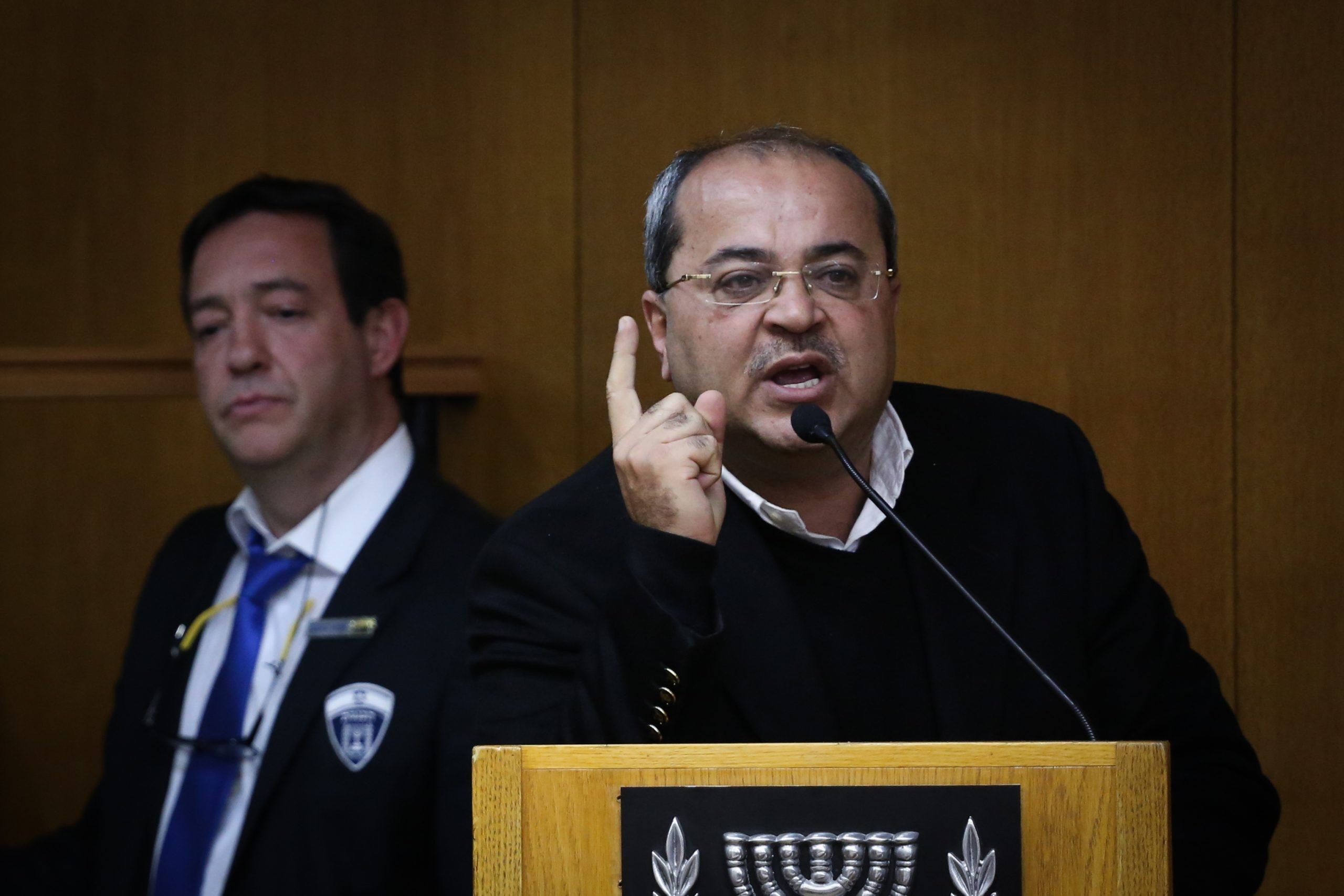 עמותה הנהנית בעקיפין מכספי המדינה מנהלת קמפיין פוליטי