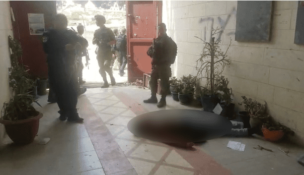 מחבל ניסה לדקור חיילים בחברון וחוסל