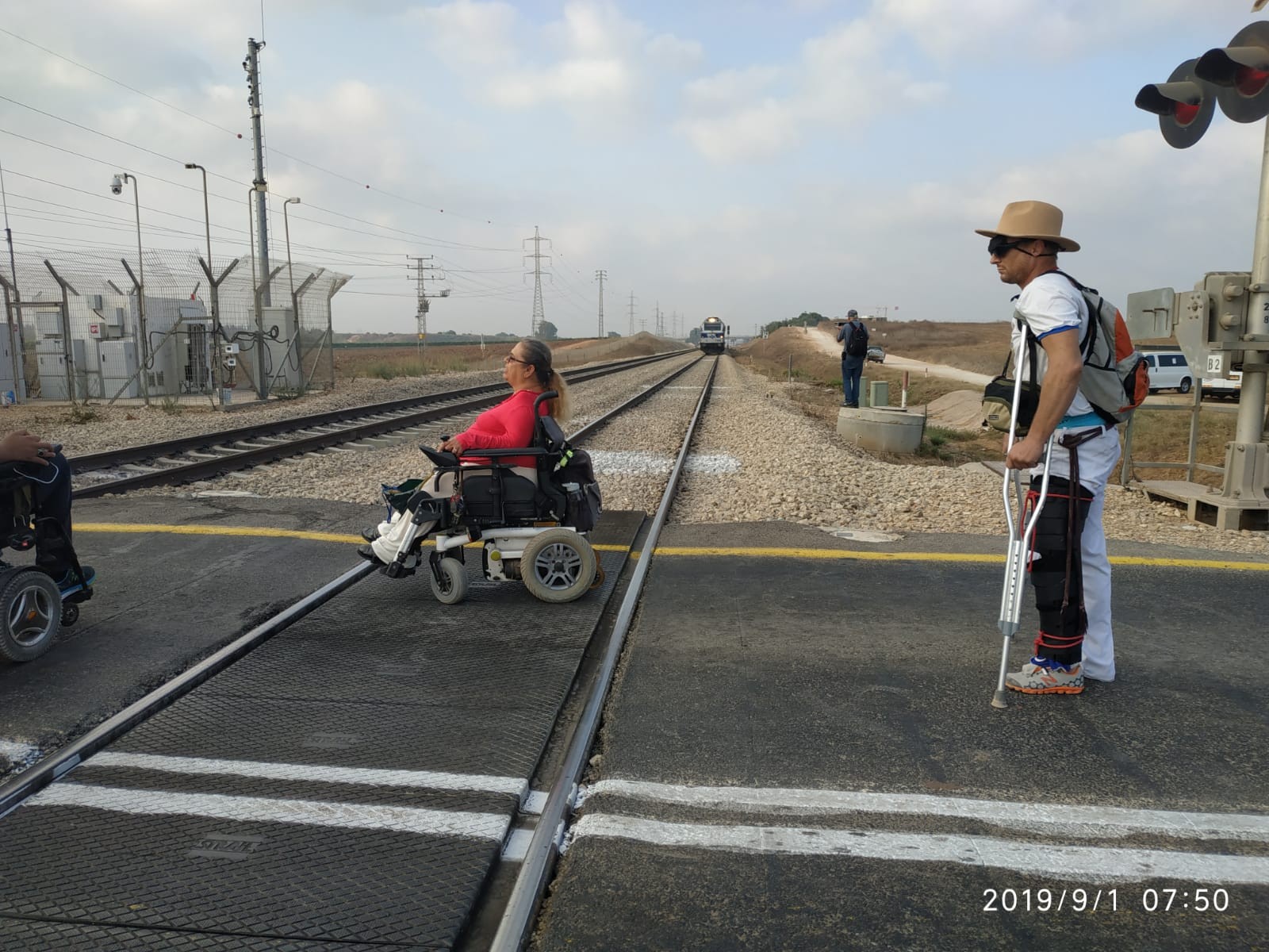 הפגנת הנכים משבשת את נסיעת הרכבות