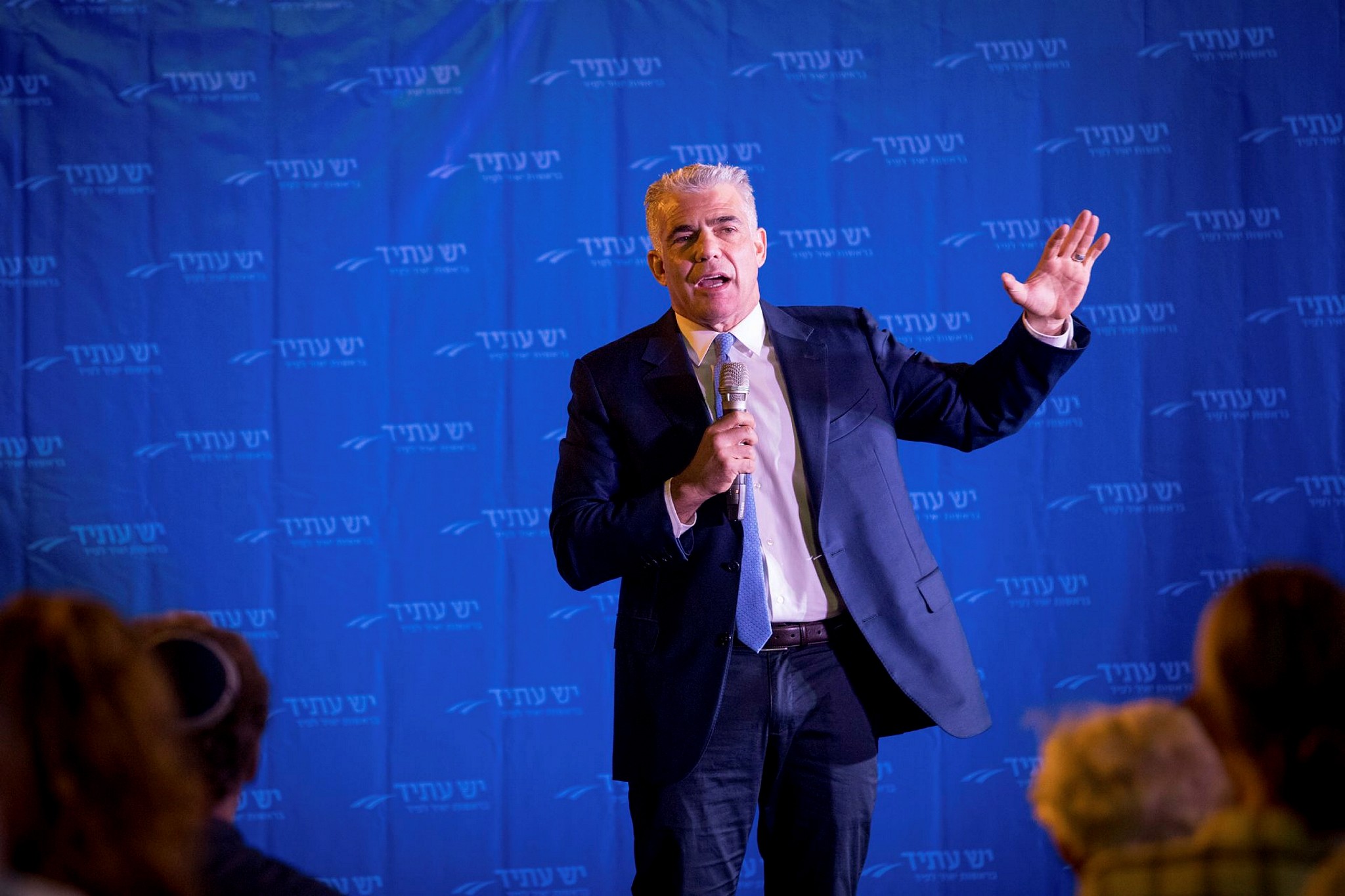 לפיד. צילום: יונתן סינדל, פלאש 90