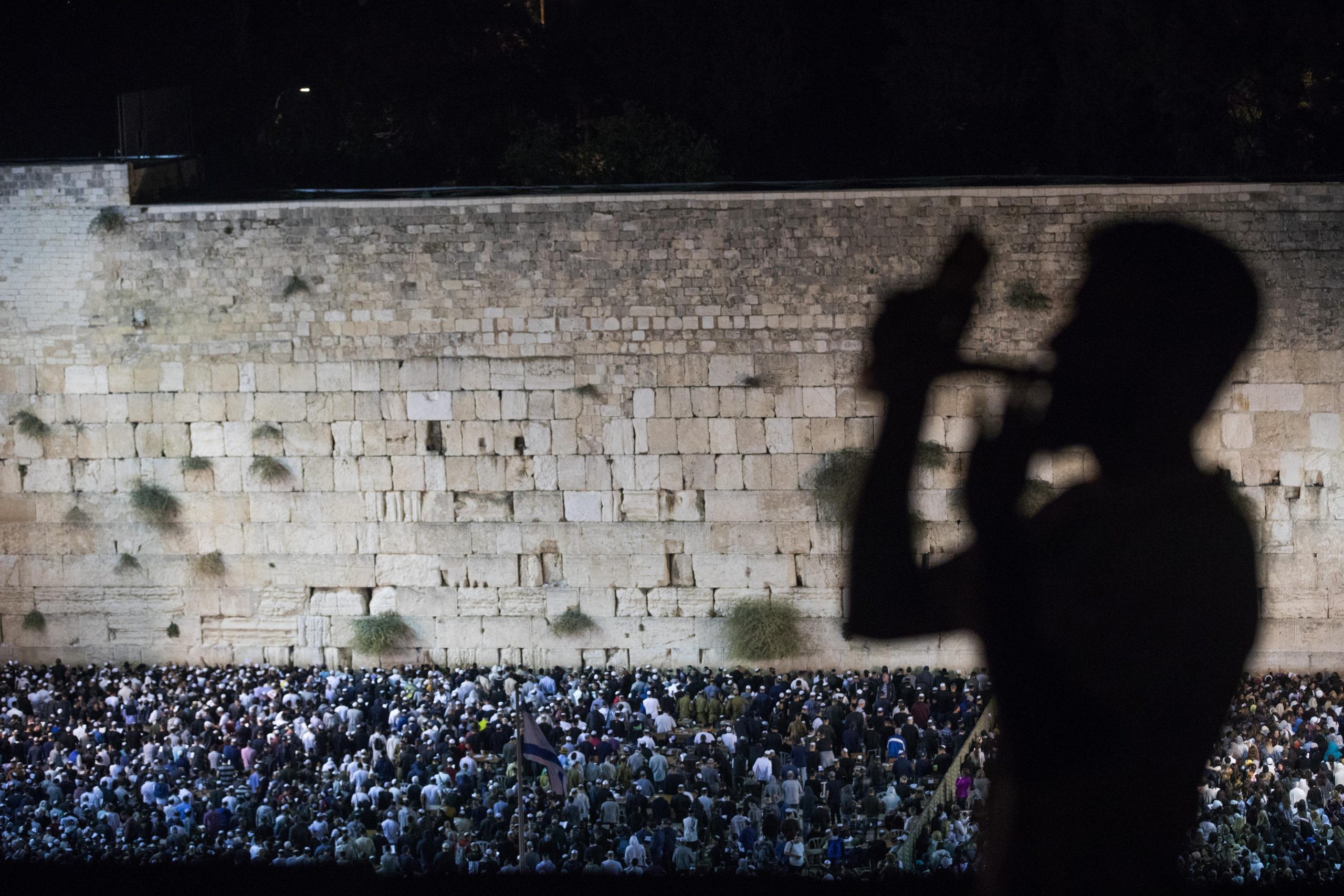 הלילה בכותל המערבי: מעמד סליחות של ערב ראש השנה תשפ"ג