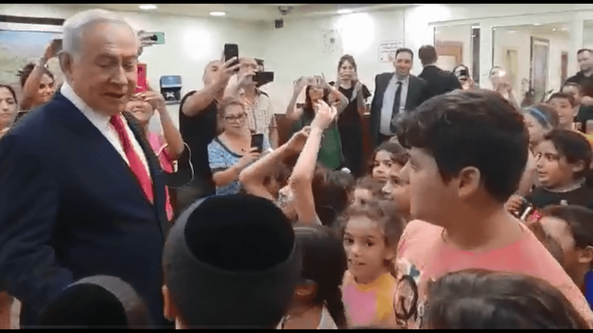 צפו: קייטנת נתניהו