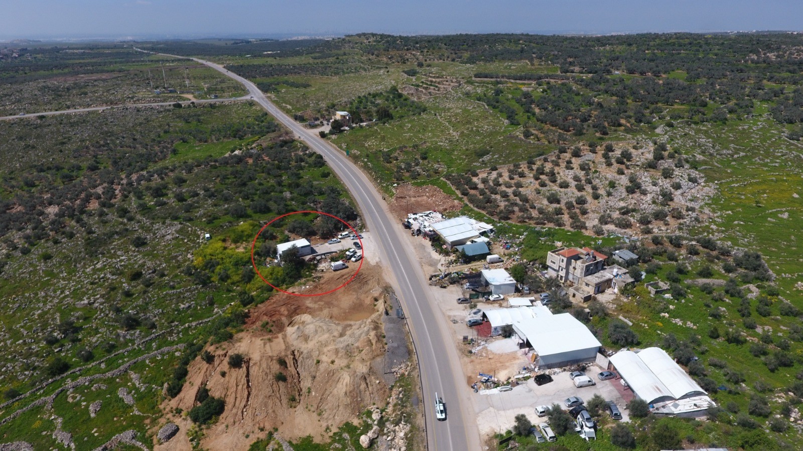 תופעה: מרכזי קניות ערביים פיראטיים מסכנים את כבישי יו"ש