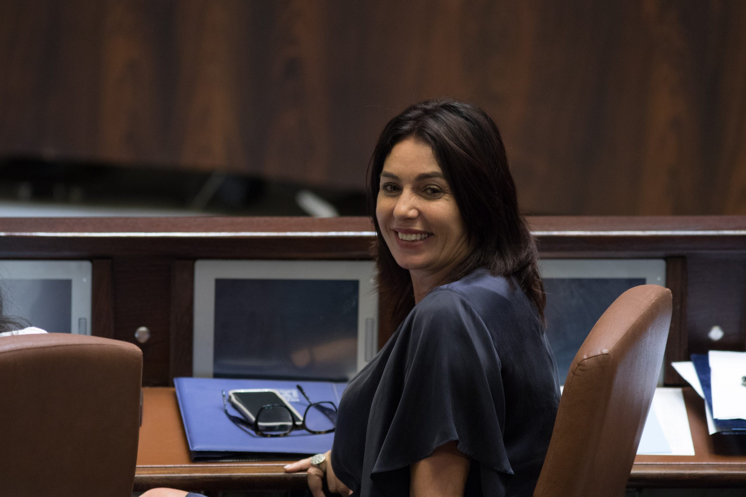 שרת התחבורה באה עם בשורה חדשה לנהגים