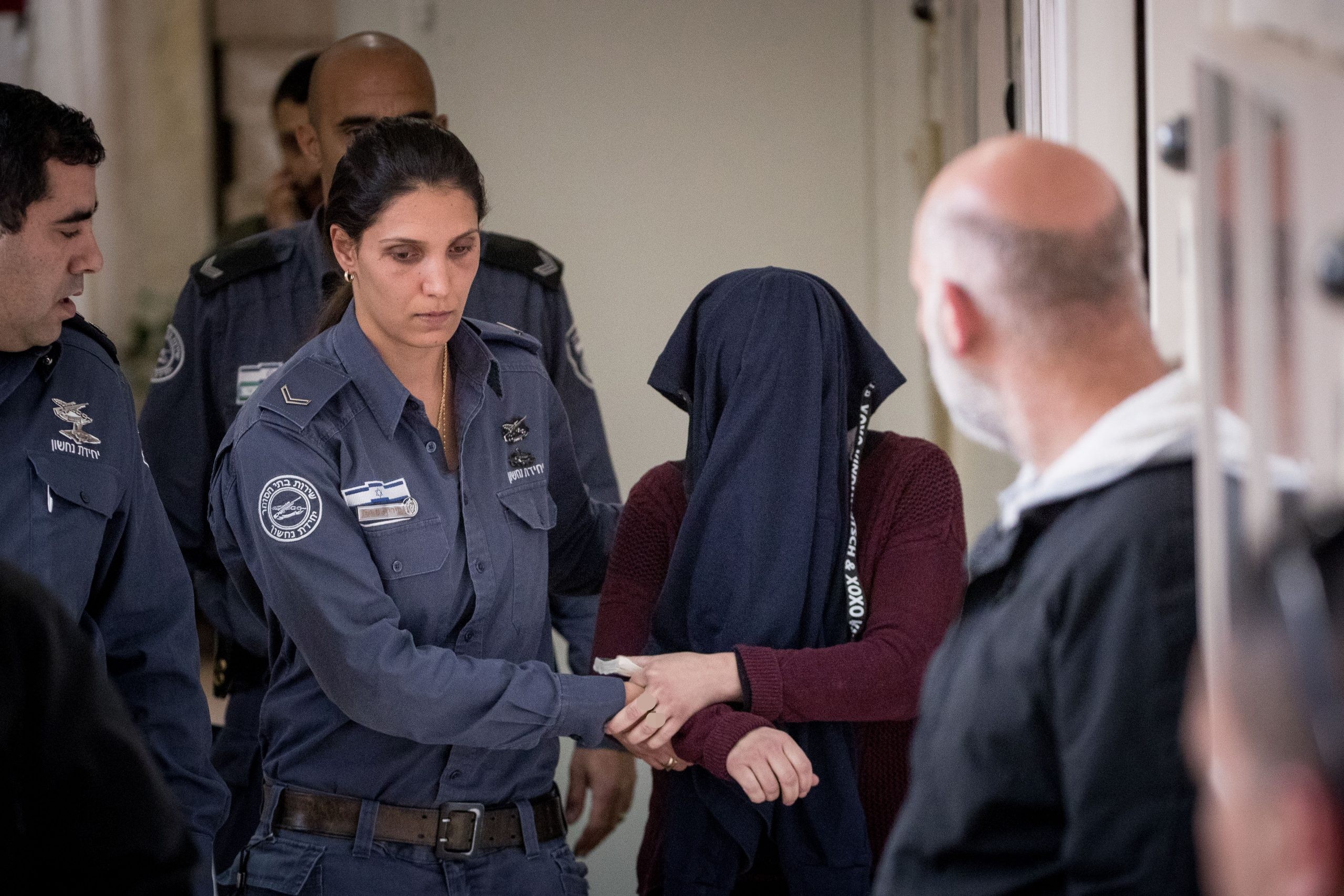עצורה בחשד למעורבות ברצח בני הזוג כדורי מובא להארכת מעצר בבית משפט השלום בירושלים. צילום: יונתן זינדל, פלאש 90