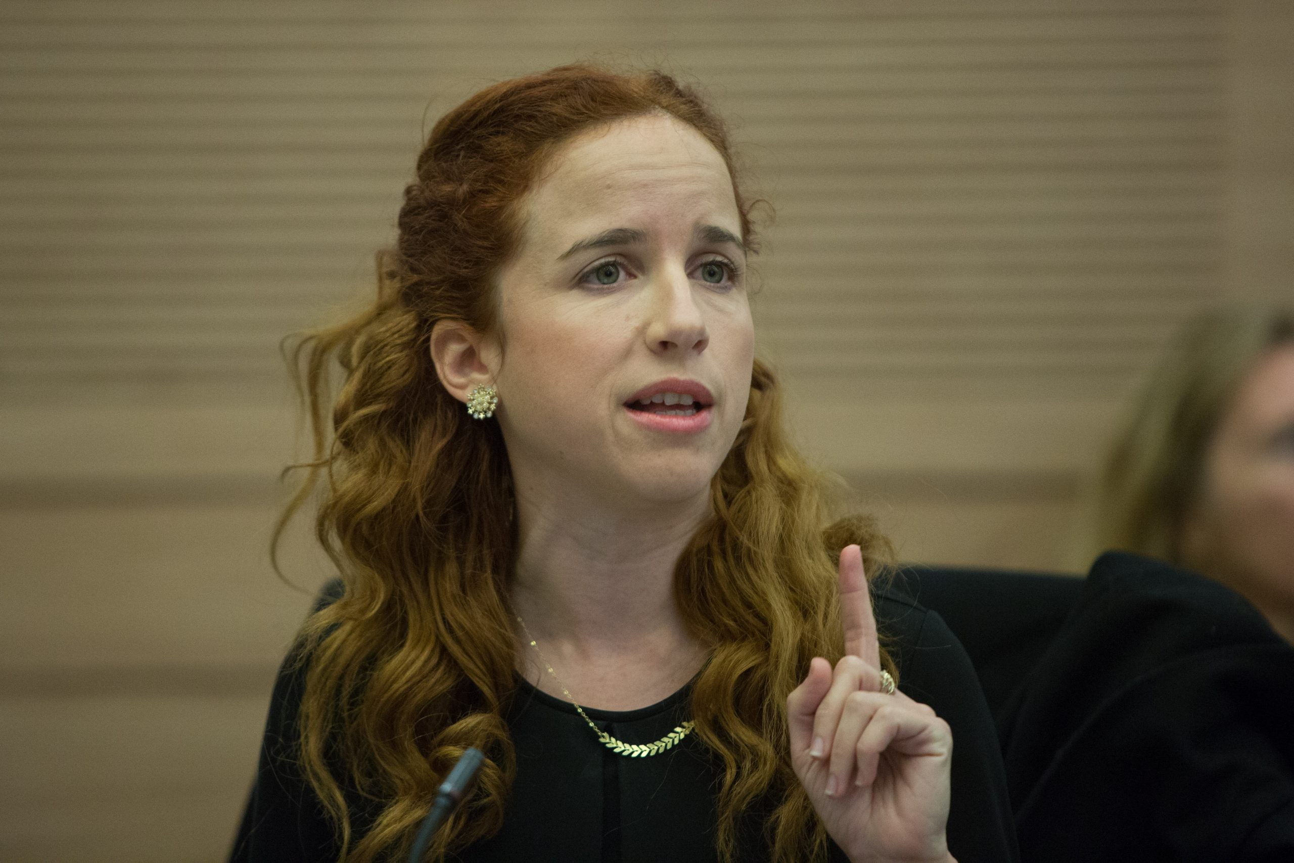 סתיו שפיר תקבל מאות אלפיי שקלים לרגל פרישתה