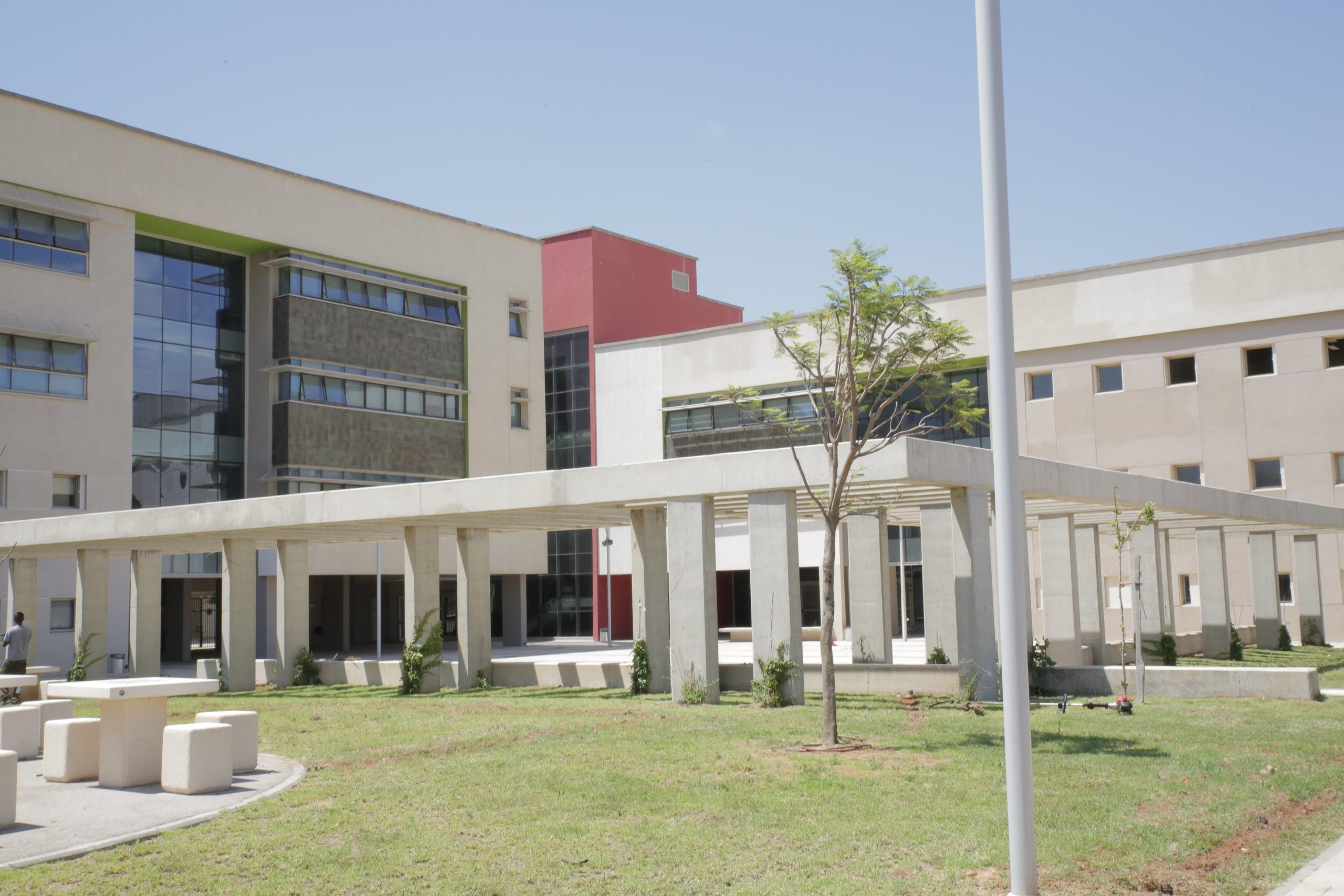 התפרצות הקורונה נמשכת: תלמידת תיכון נוספת נמצאה חיובית לנגיף