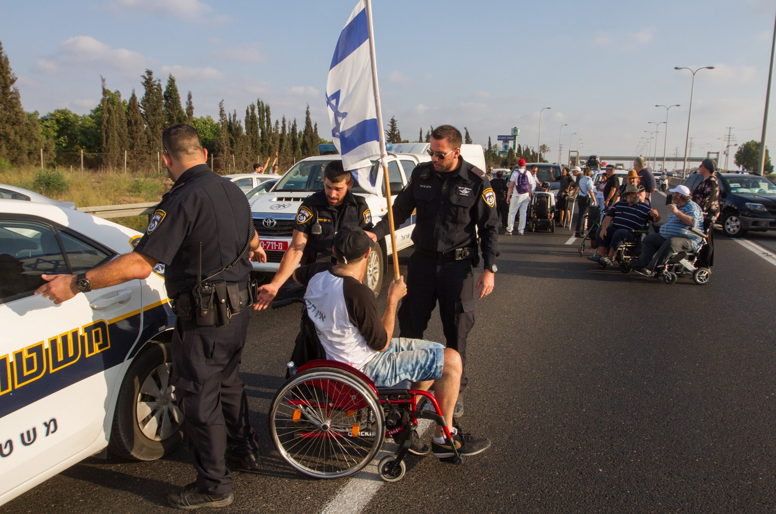 "חבל שהציבור הישראלי יצטרך שוב להמתין בפקקים"