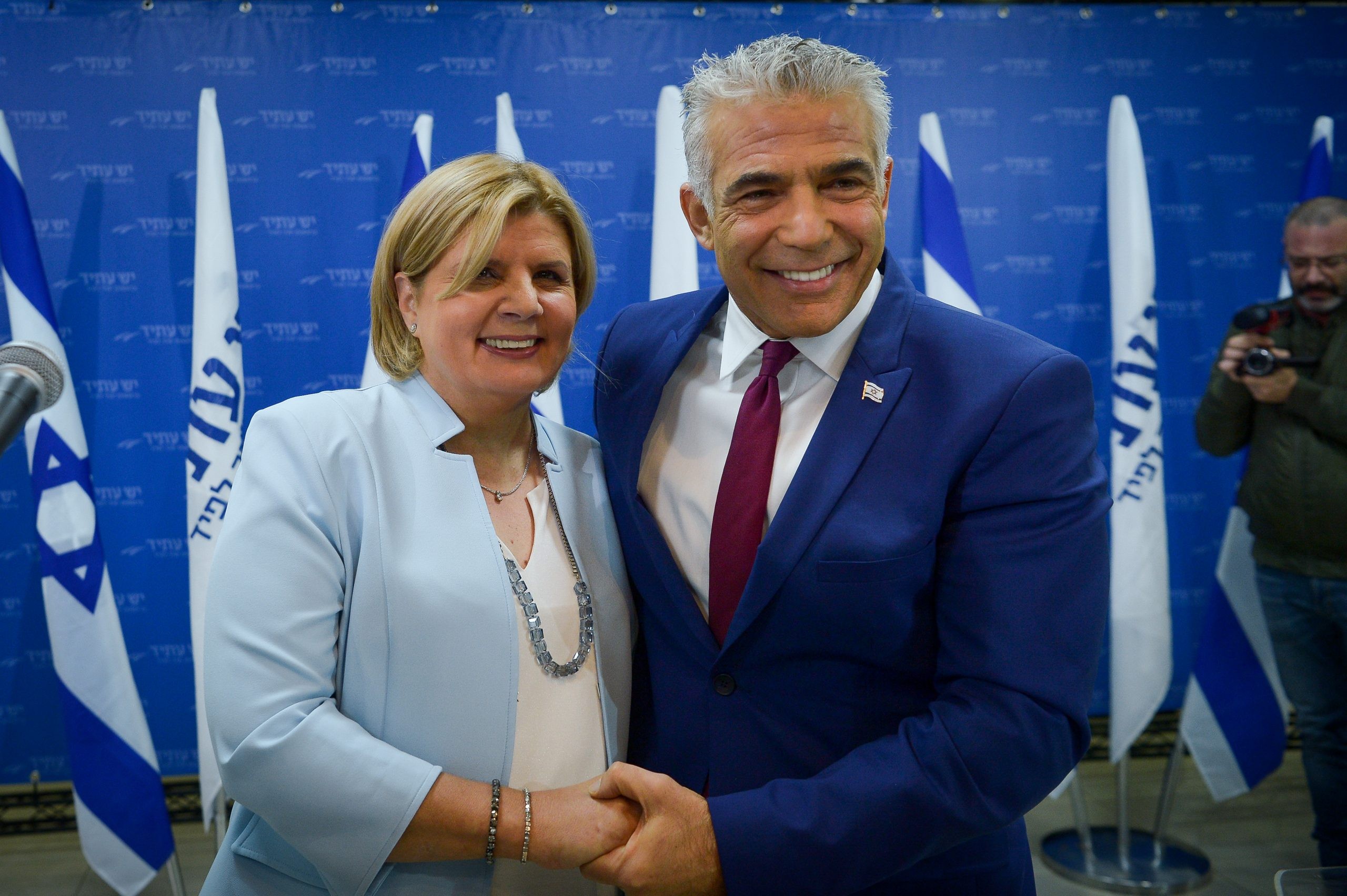 לפיד מתנצל: "הייתה בדיחה לא מוצלחת"