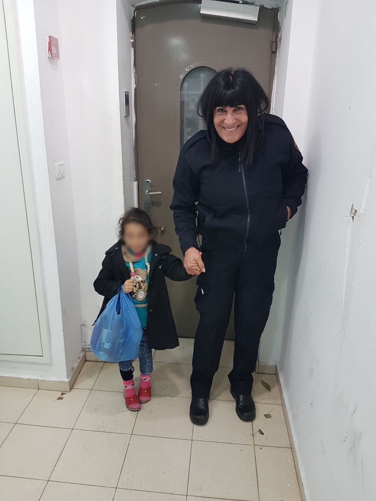 בת 7 מעזה שננטשה על ידי אביה. צילום: דוברות המשטרה