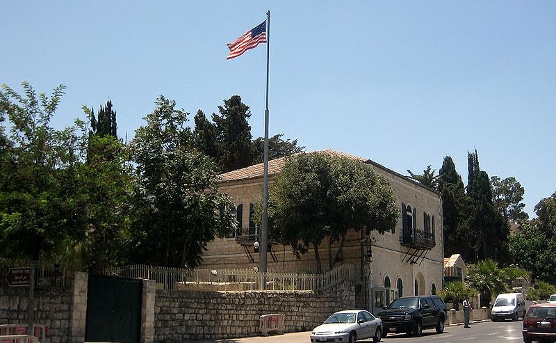 מרגש: קביעת מזוזה בטקס העברת השגרירות לירושלים