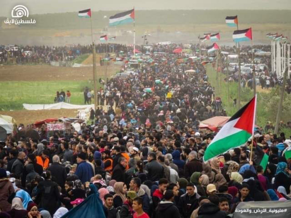 הפגנת ענק לאורך גדר המערכת. צילום: ערבי
