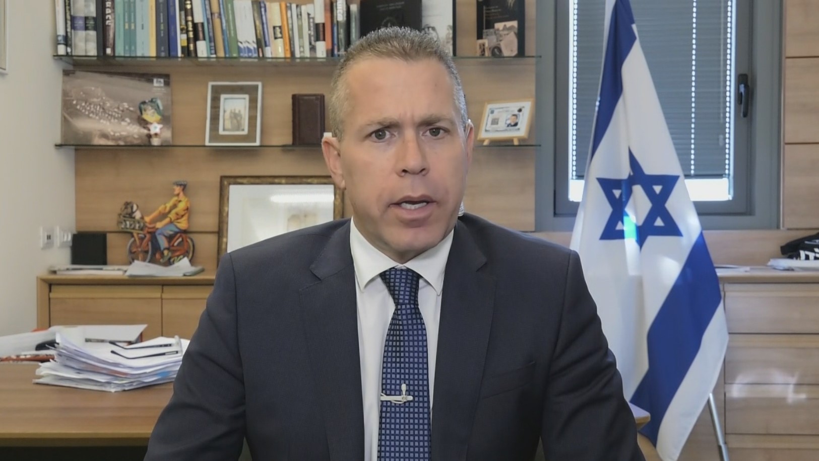 השר ארדן: "הפרקליטות צריכה לשבת מחדש על כל החומרים"