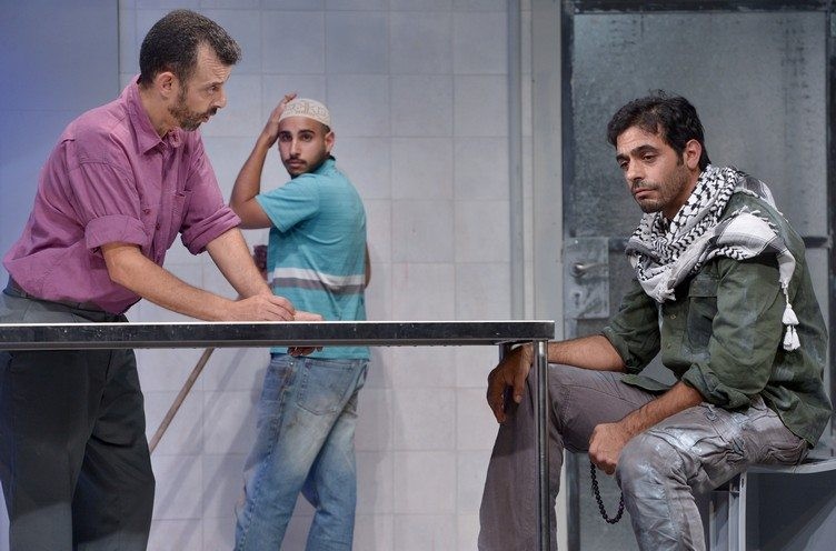 תאטרון ר"ג מעלה הצגה שמציגה מחבלים באור "אישי-אנושי"