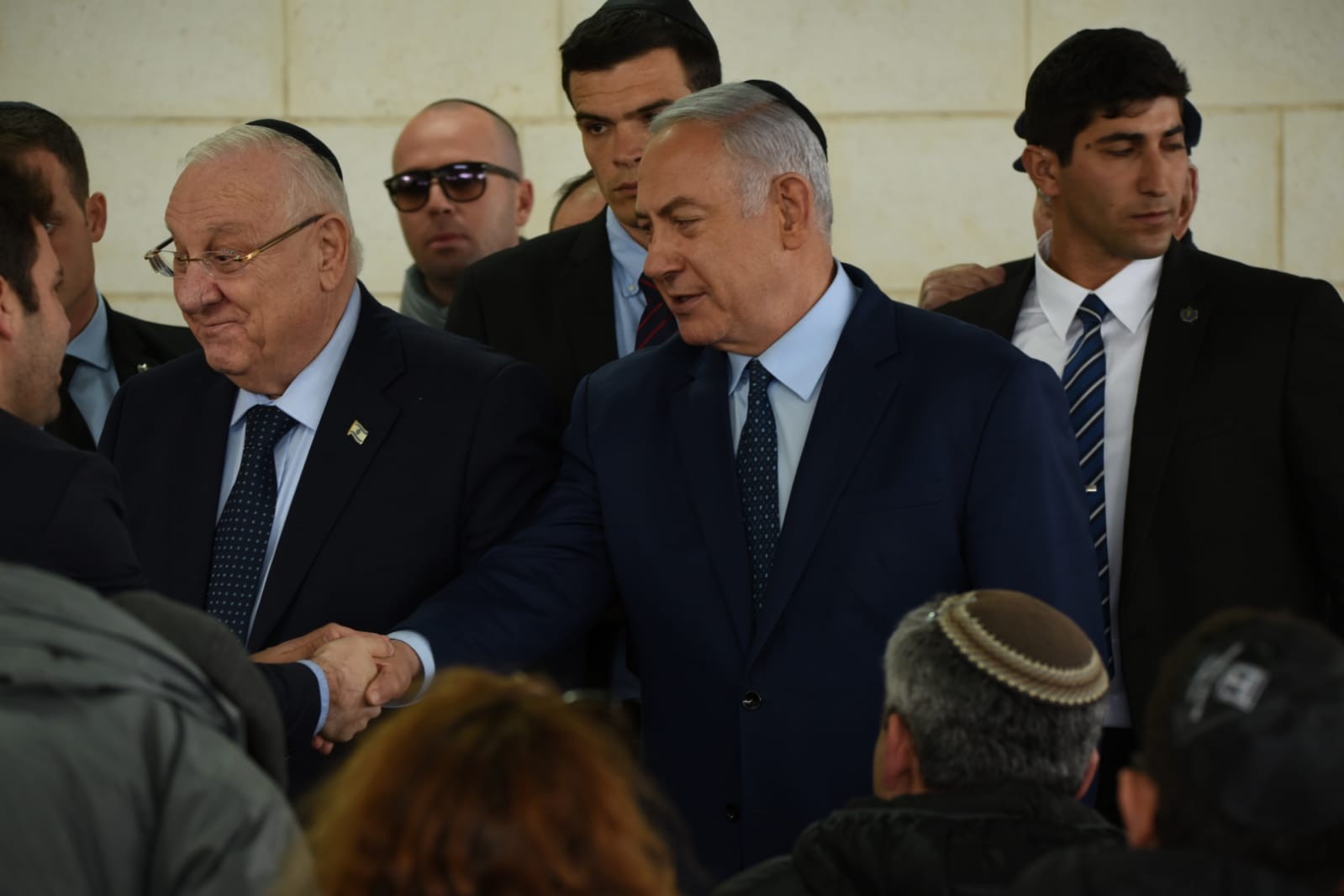 רה"מ נפרד ממשה ארנס: "נפשי נקשרה בנפשו"