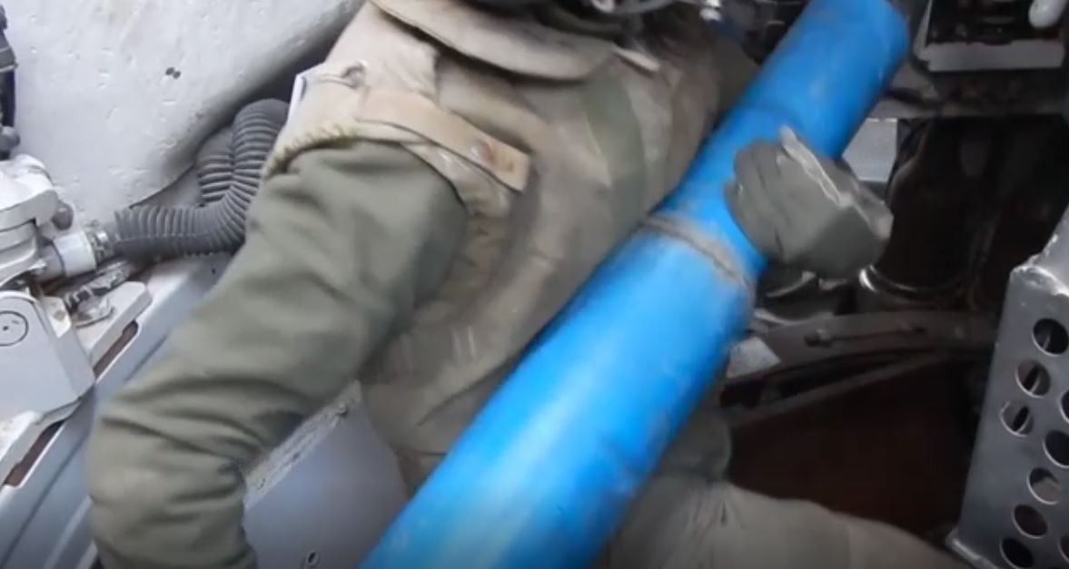 פיילוט הטנקיסטיות: חיילות טוענות פגז במשך 38 שניות. קצין: ״בזמן הזה הטנק יושמד״