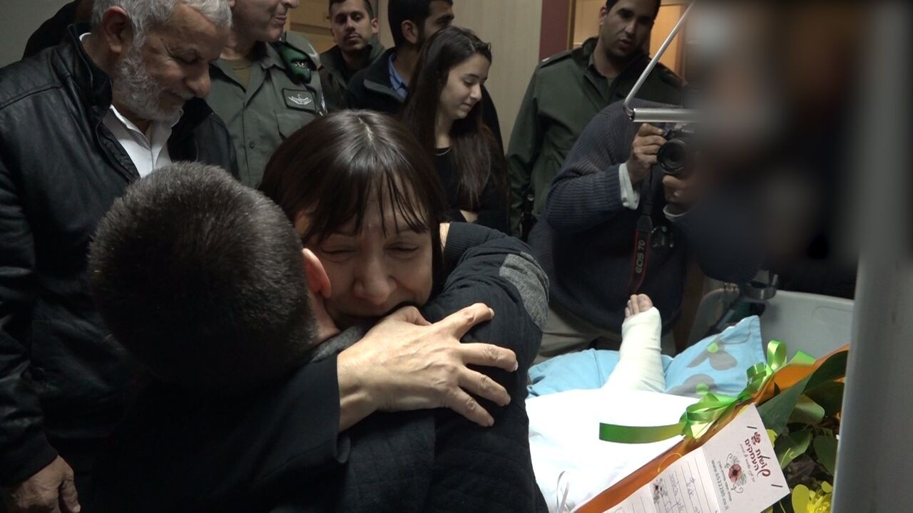 משפחת הרב שבח הי"ד ביקרה את הלוחמים הפצועים