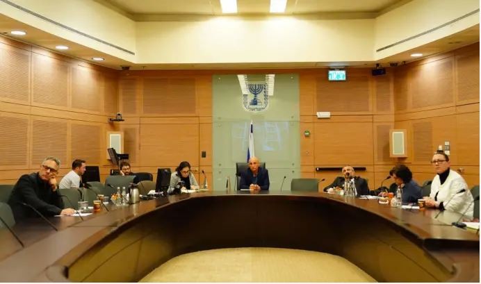 עימות בועדת הקורונה: הפרופ' רוטשטיין טוען כי נתוני משרד הבריאות 'לא מדוייקים'