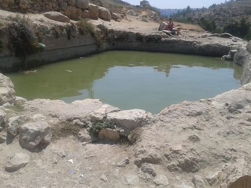 במימון הקרן החדשה לישראל: קמפיין נגד פרוייקט המארח מעיינות מעבר לקו הירוק