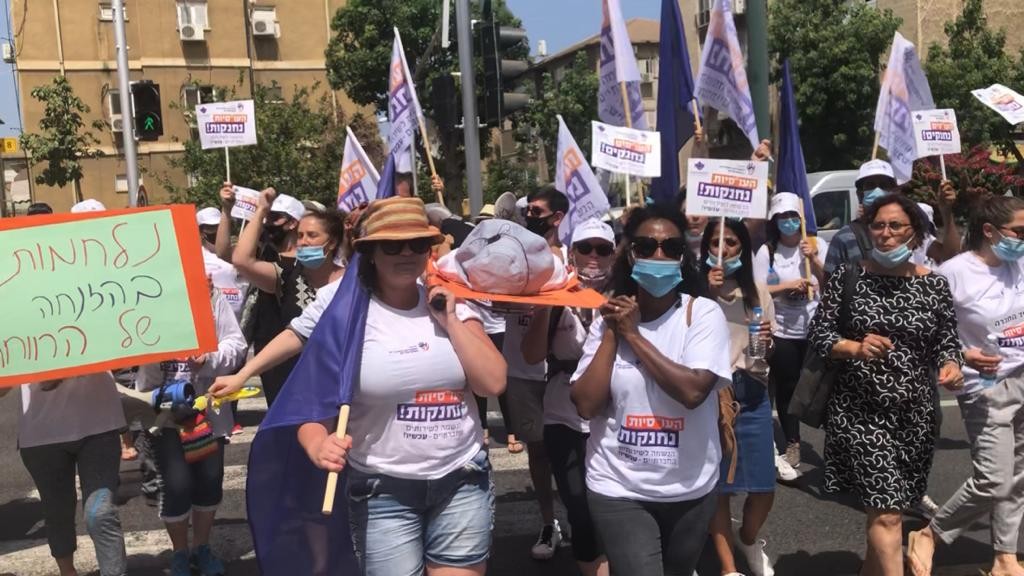 העובדות הסוציאליות הראשונות להיכנס מתחת לאלונקה - איפה משרדי האוצר והרווחה?